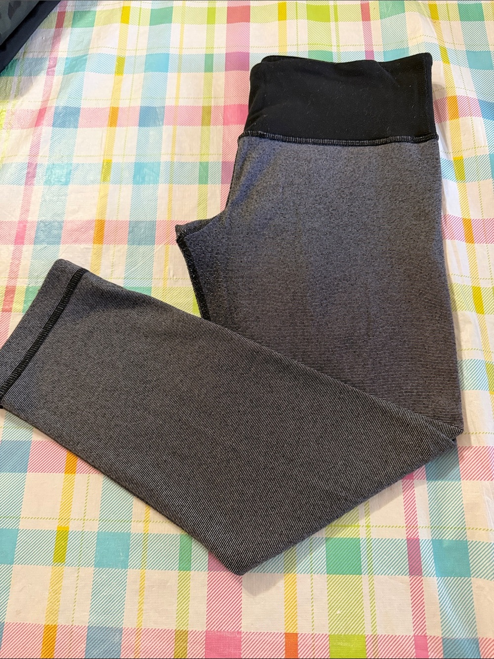 lululemon athletica Grey/ Black Capri Leggings with Black Waistband size 4